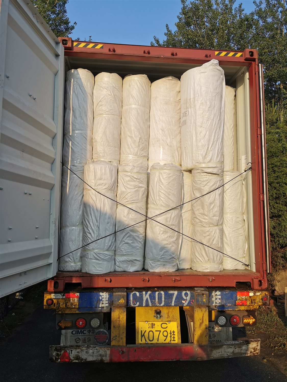 Fiberglass mesh rolls loaded for export